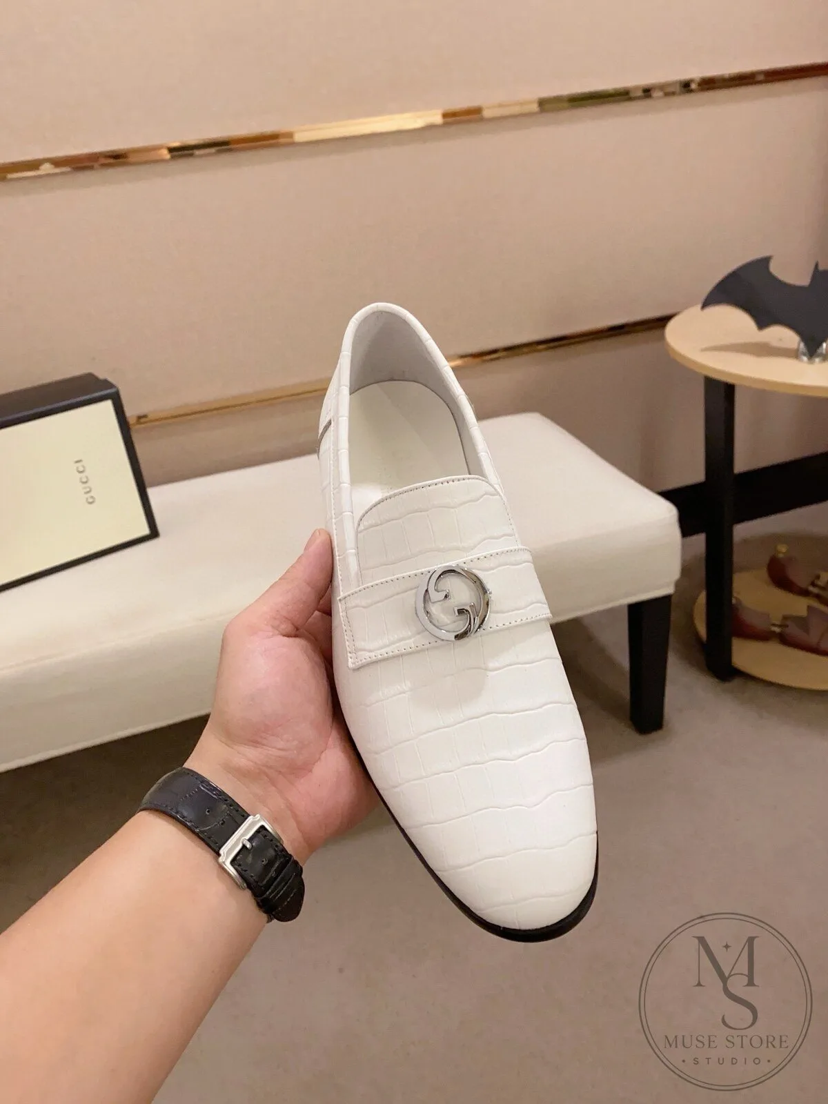 Gucci White Alligator Embossed Leather Horsebit Loafer Shoes for Men 9 Gucci White Alligator Embossed Leather Horsebit Loafer Shoes for Men