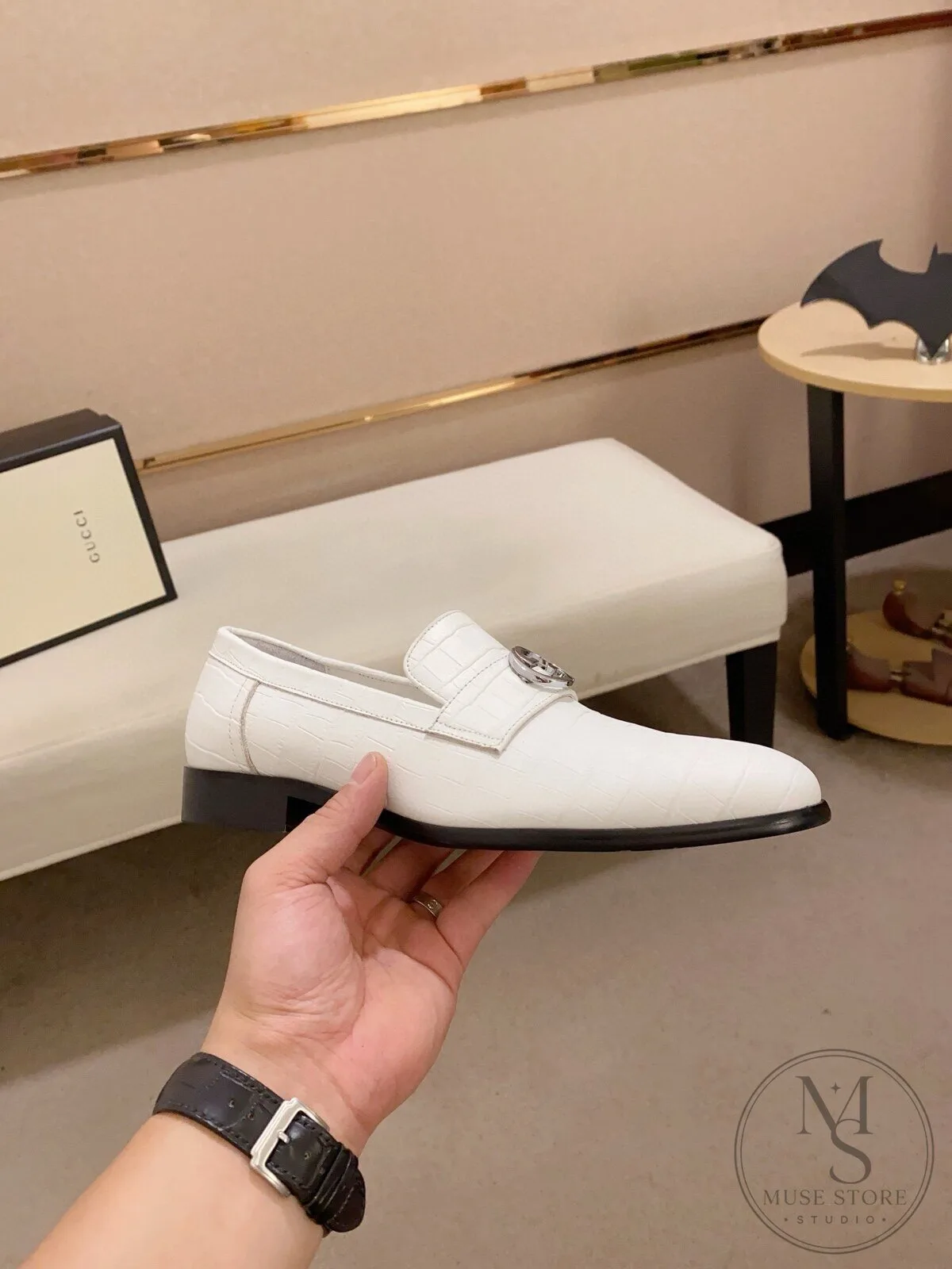 Gucci White Alligator Embossed Leather Horsebit Loafer Shoes for Men 10 Gucci White Alligator Embossed Leather Horsebit Loafer Shoes for Men