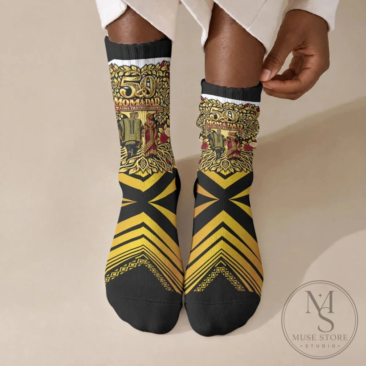 African 50th Anniversary Mom and Dad Love That Built a Legacy Crew Socks